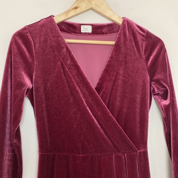 A New Day Velvet Long Sleeve V Neck Dress - Picture 3 of 13